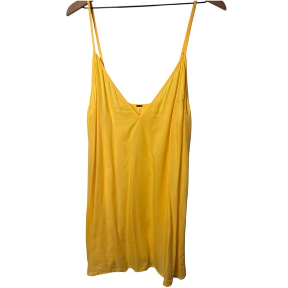 FREE PEOPLE YELLOW WOMEN V-NECK SIZE MEDIUM ADJUSTABLE STRAP 100% RAYON - Picture 1 of 5